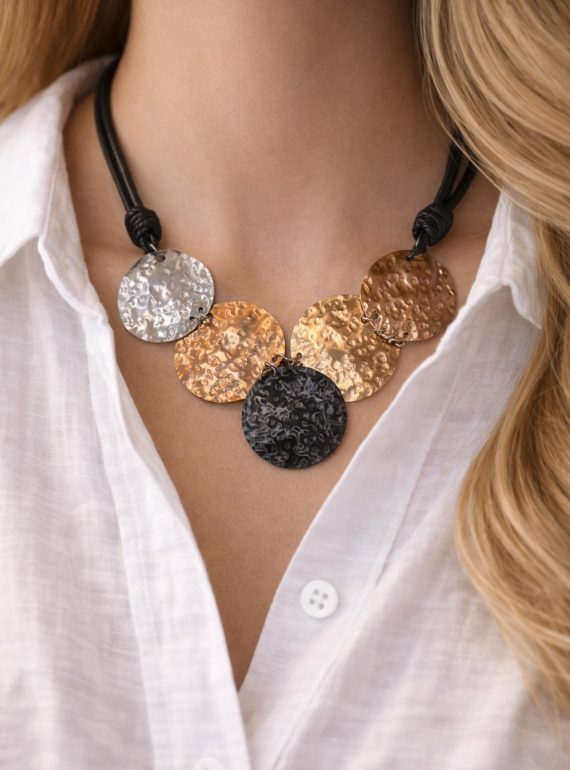 ✨ UShine.gr: Χειροποίητο Κολιέ Statement με Σφυρήλατους Δίσκους No 8002