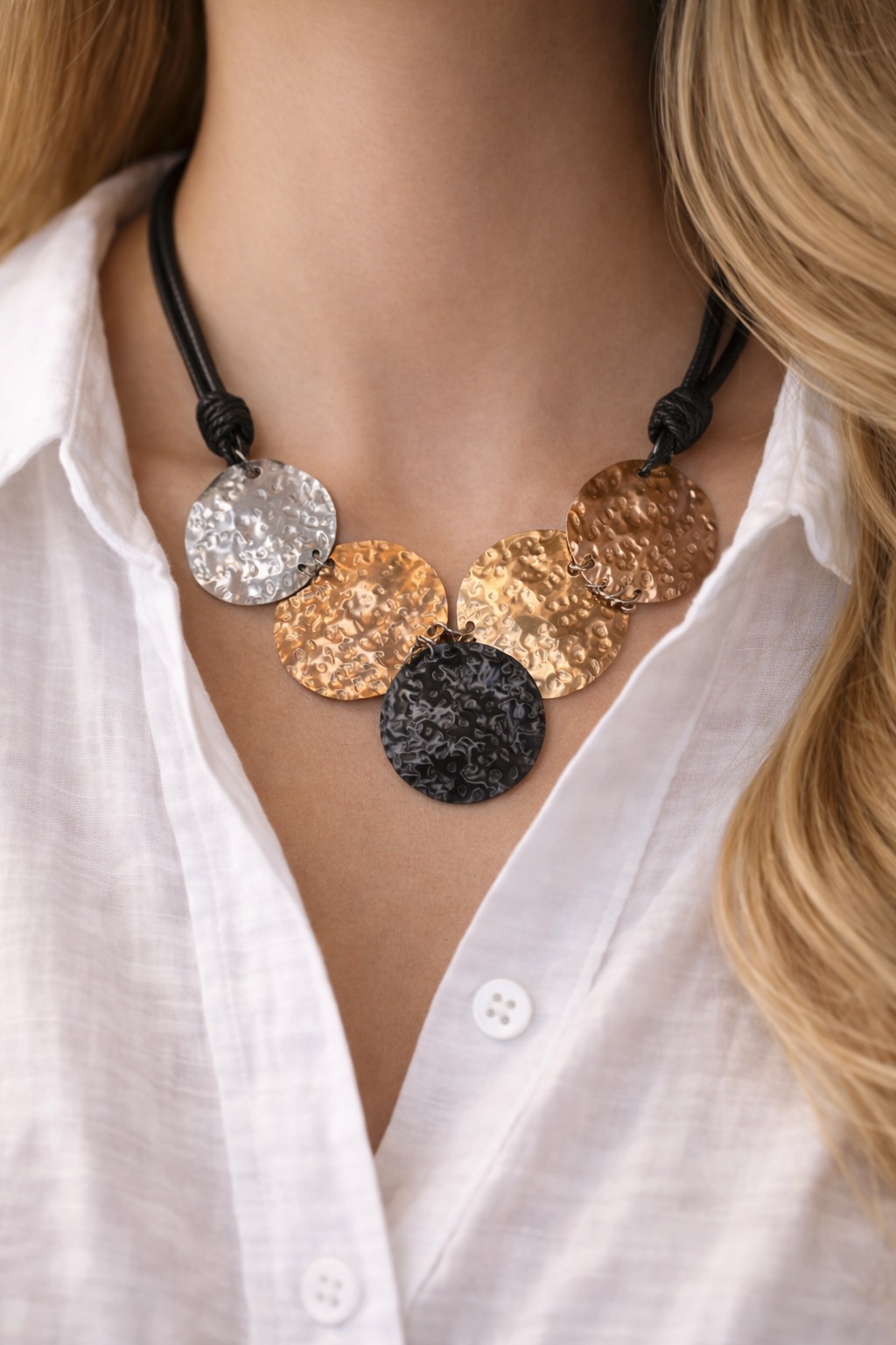 ✨ UShine.gr: Χειροποίητο Κολιέ Statement με Σφυρήλατους Δίσκους No 8002