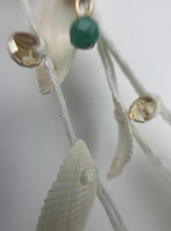 ✨ UShine.gr: Χειροποίητο Κολιέ Boho με Κοχύλια & Πολύχρωμες Χάντρες No 8008