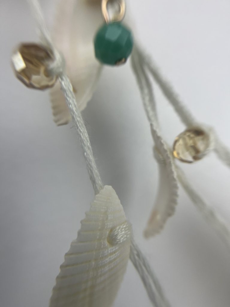 ✨ UShine.gr: Χειροποίητο Κολιέ Boho με Κοχύλια & Πολύχρωμες Χάντρες No 8008