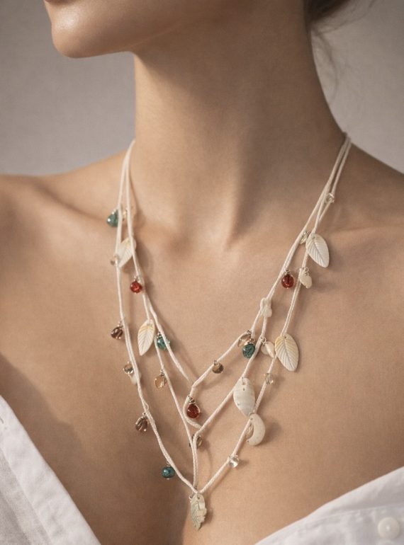 ✨ UShine.gr: Χειροποίητο Κολιέ Boho με Κοχύλια & Πολύχρωμες Χάντρες No 8008