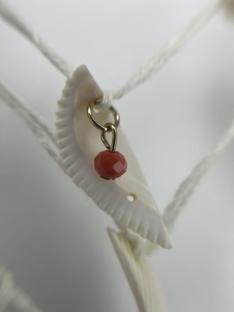 ✨ UShine.gr: Χειροποίητο Κολιέ Boho με Κοχύλια & Πολύχρωμες Χάντρες No 8008