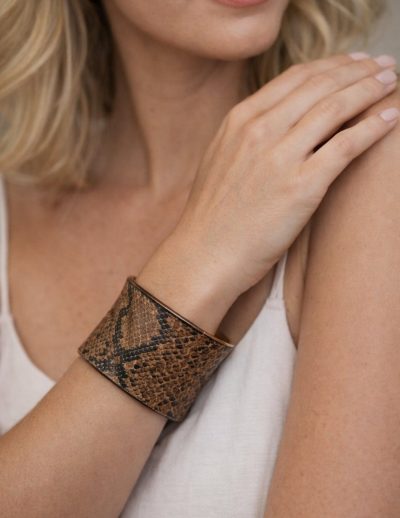 🎁 Giveaway: Χειροπέδα Snake Print σε Χρυσή Εσωτερική Απόχρωση by U Shine No 20