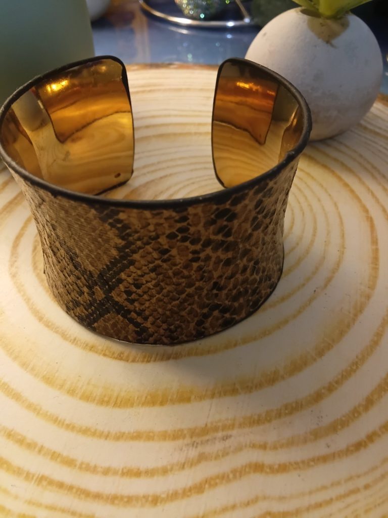 🎁 Giveaway: Ατσάλινη Χειροπέδα Snake Print σε Χρυσή Εσωτερική Απόχρωση by U Shine No 20
