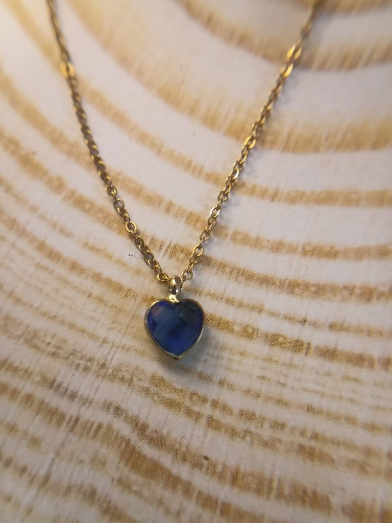 ✨ UShine.gr: Κολιέ Καρδιά Sapphire Glow No 6063